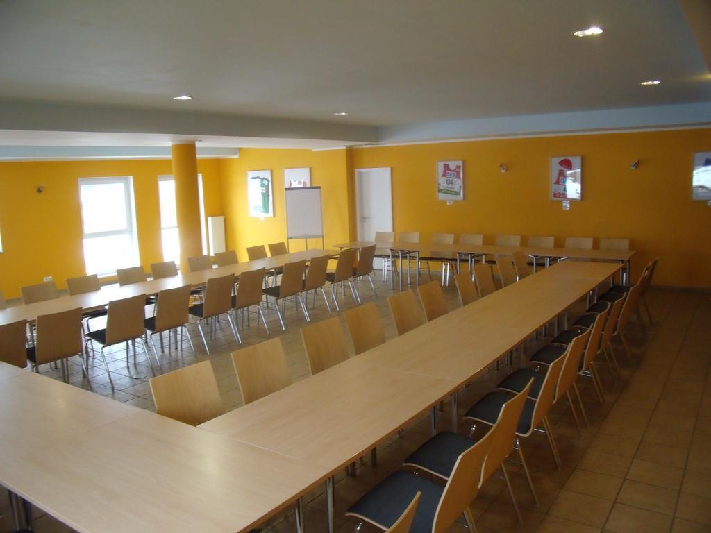 Euroville Jugend- Und Sporthotel Naumburg  Ngoại thất bức ảnh