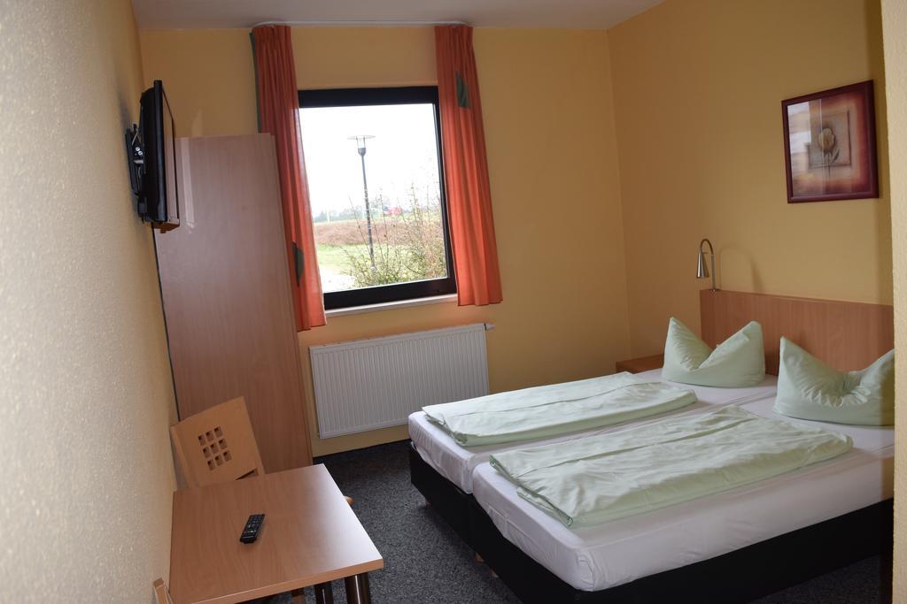 Euroville Jugend- Und Sporthotel Naumburg  Ngoại thất bức ảnh