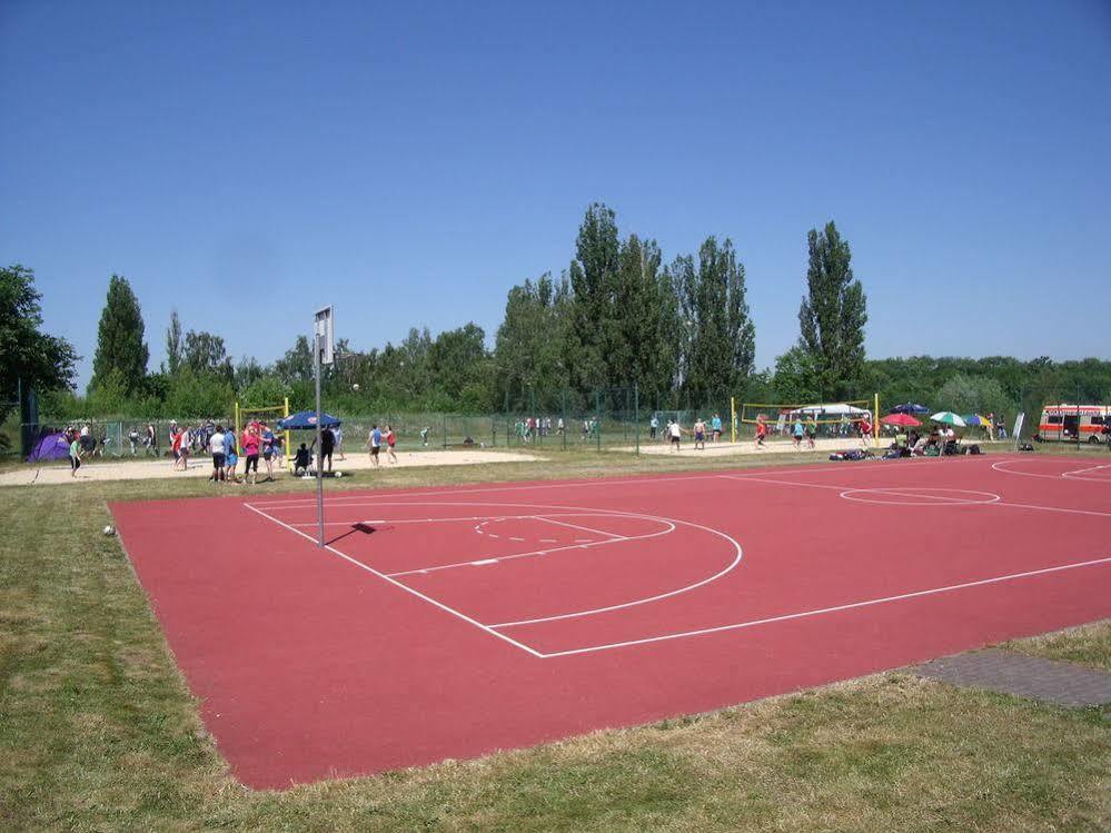 Euroville Jugend- Und Sporthotel Naumburg  Ngoại thất bức ảnh